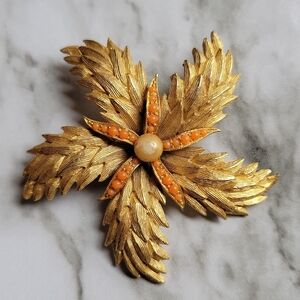 Gold Tonne Double Starfish Brooch